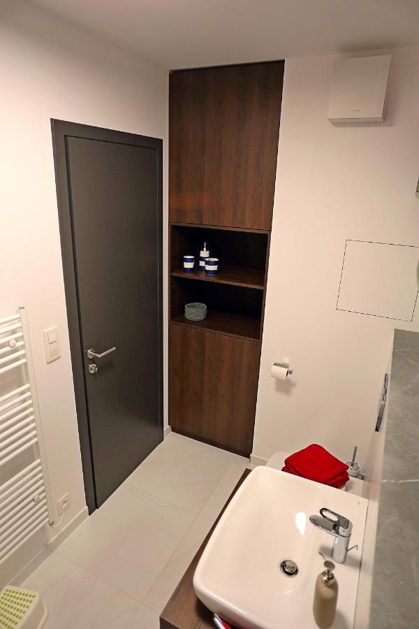 Modern Apartment Near The City Centre Urban Bratislava Exterior foto