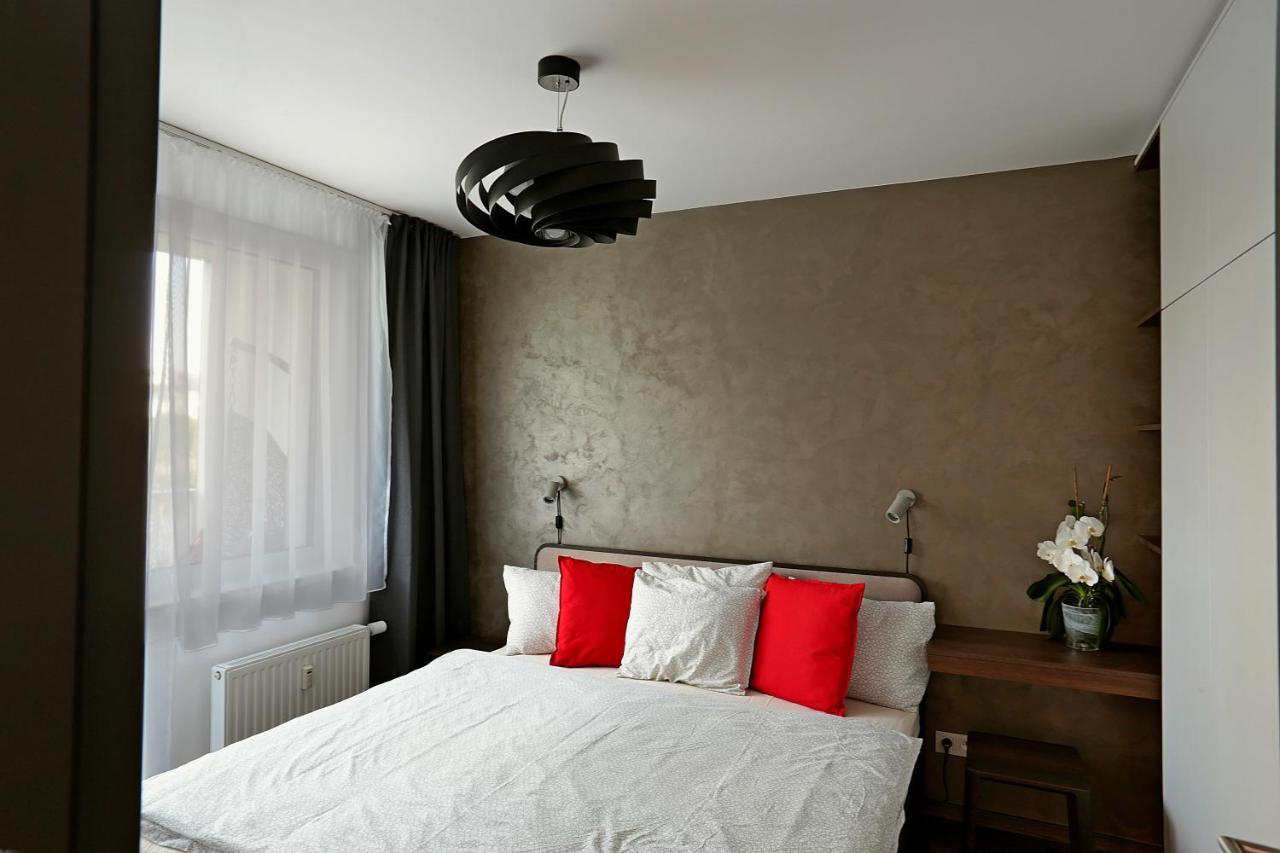 Modern Apartment Near The City Centre Urban Bratislava Exterior foto