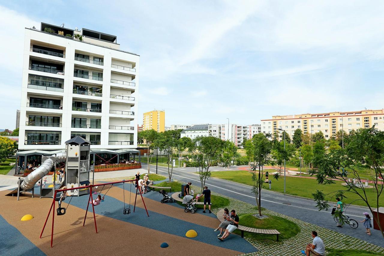 Modern Apartment Near The City Centre Urban Bratislava Exterior foto