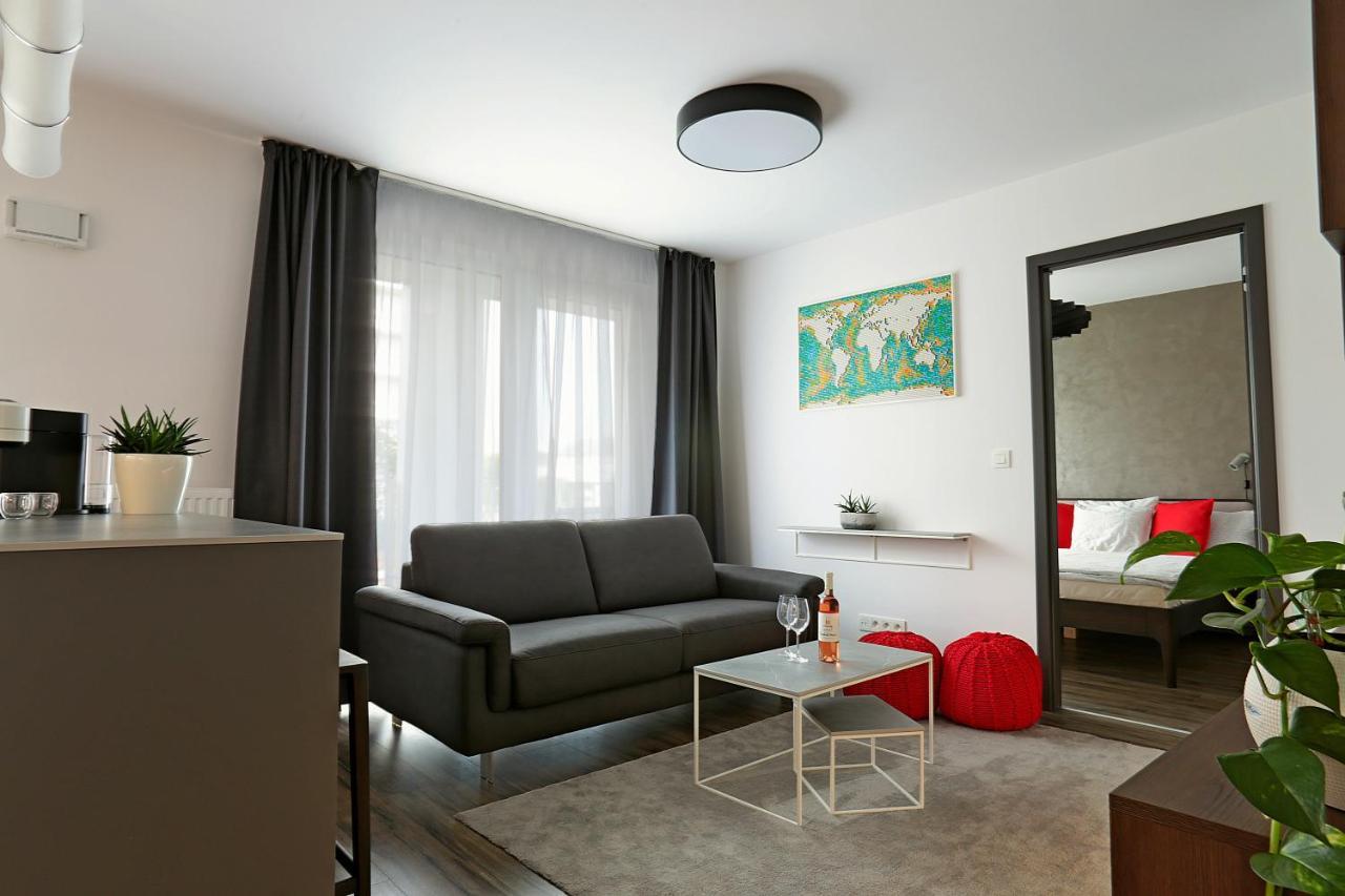 Modern Apartment Near The City Centre Urban Bratislava Exterior foto